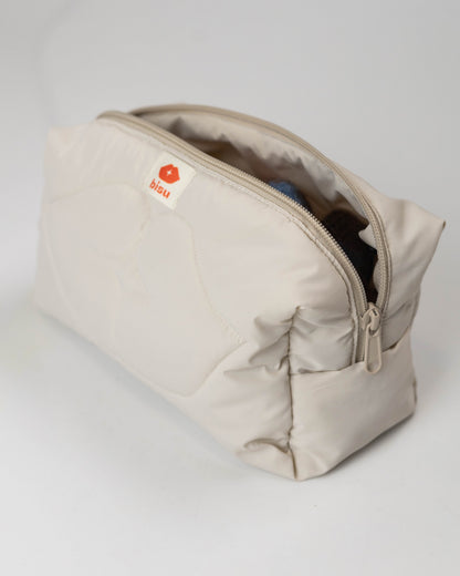 Косметичка "KISS" молочна