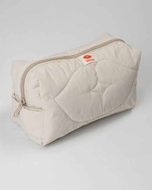 Косметичка "KISS" молочна